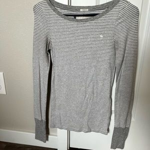 Abercrombie & Fitch women’s long sleeve shirt size Medium.
